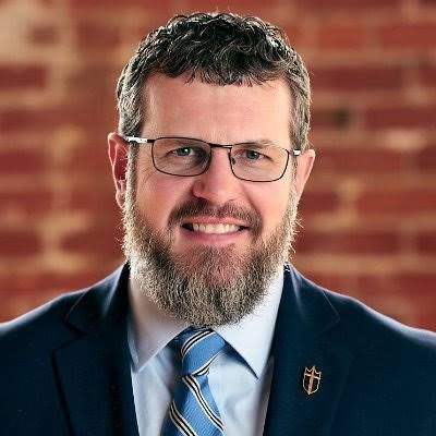 Andrew nasseli autor de la serpiente y el que mata a la serpiente